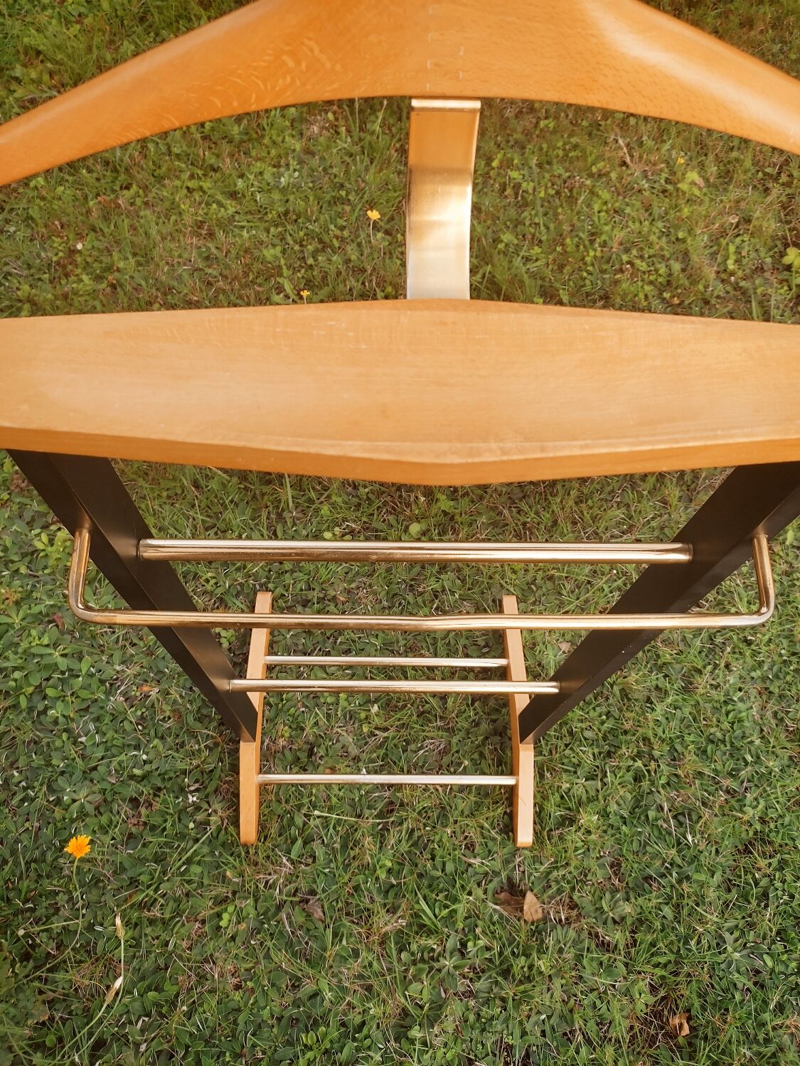 Night valet in beech and brass by Fratelli