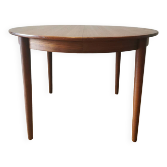 Table de repas scandinave en teck signée Johannes Andersen pour MSK Mobler
