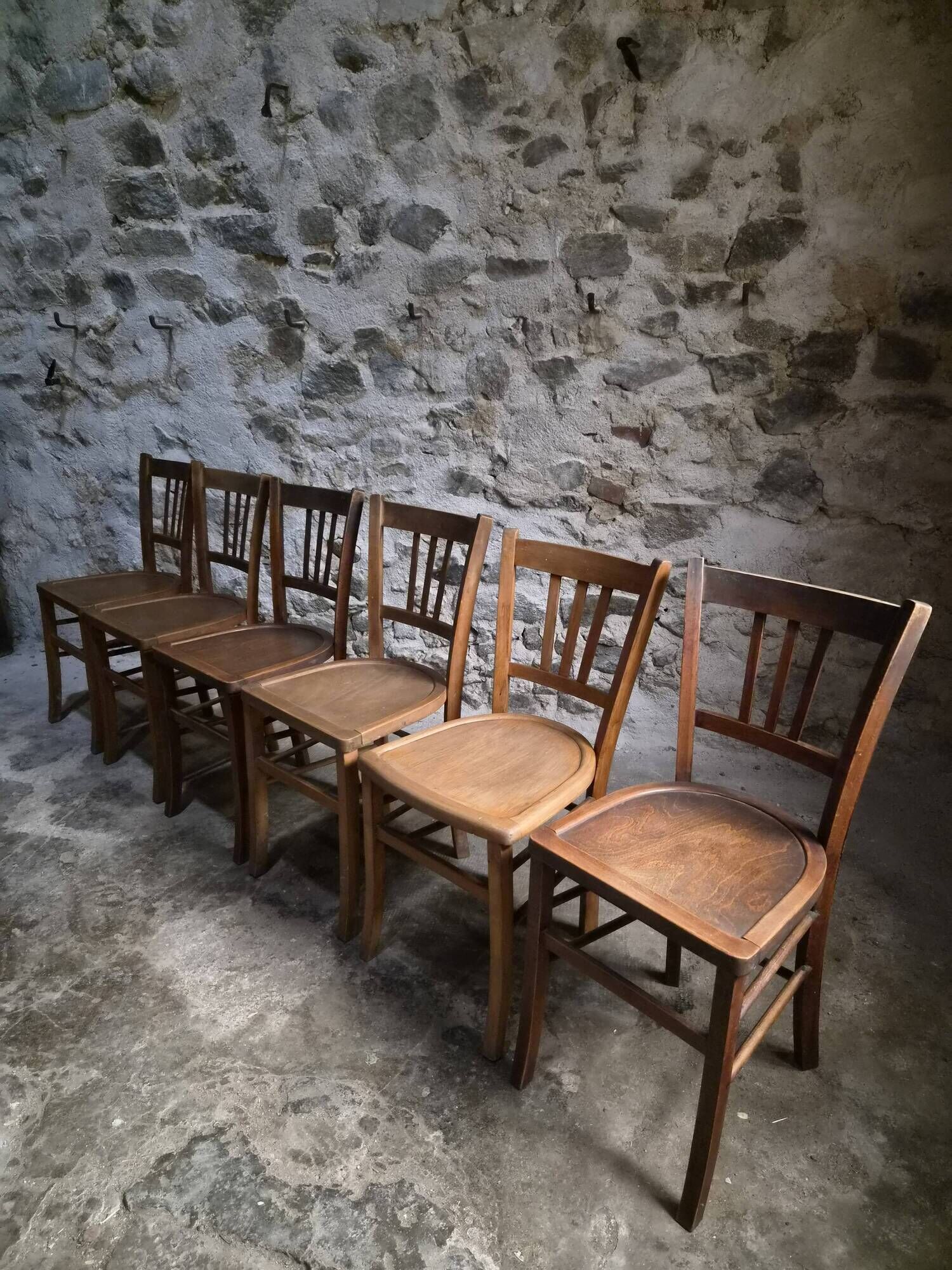 Set of 6 vintage French bistro chairs – Beech, 1950s