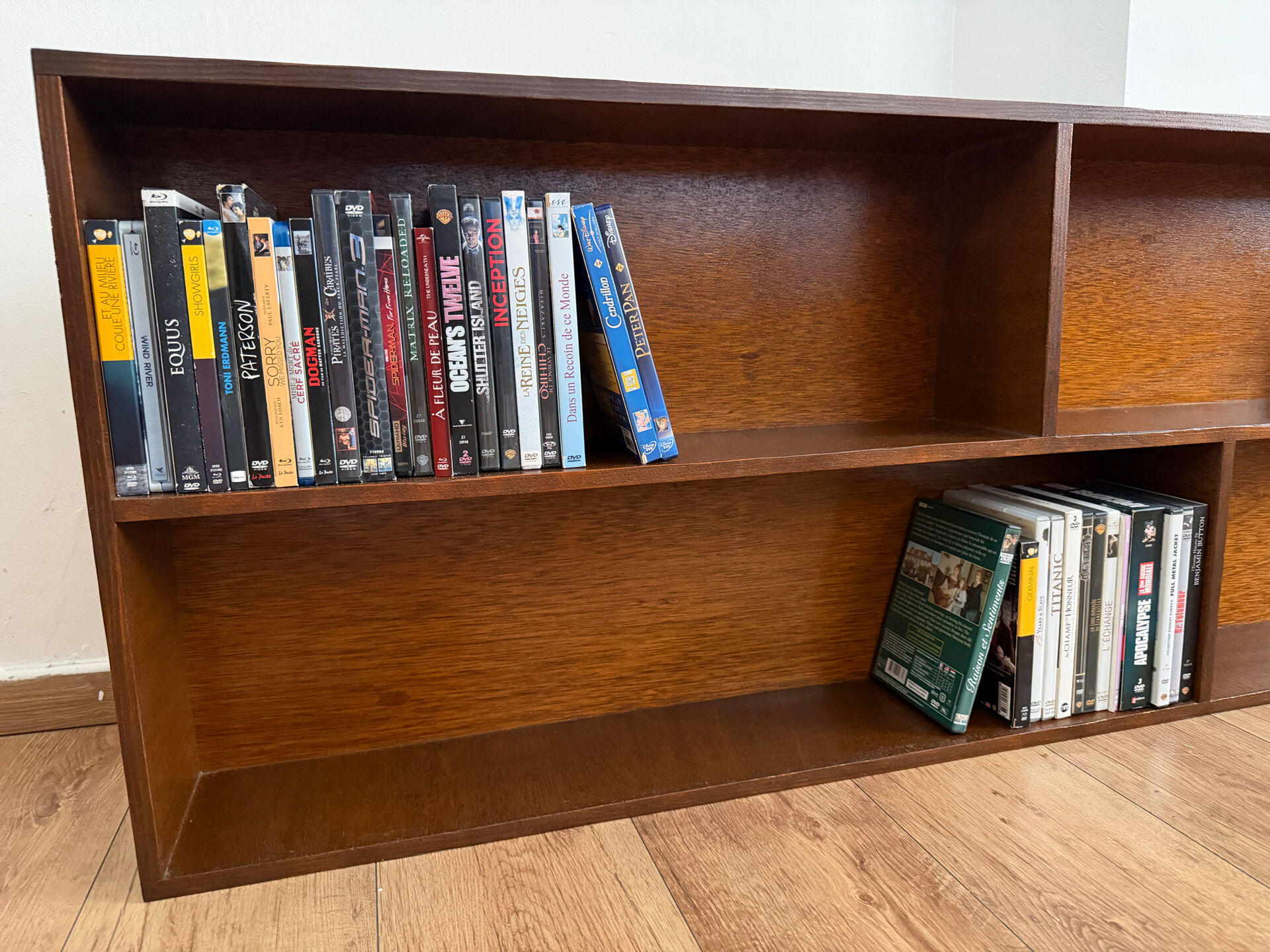 Vintage wall shelf for books / DVDs / Blu-rays.