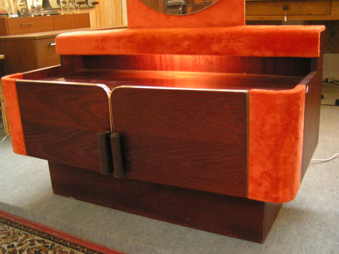Coiffeuse années 70