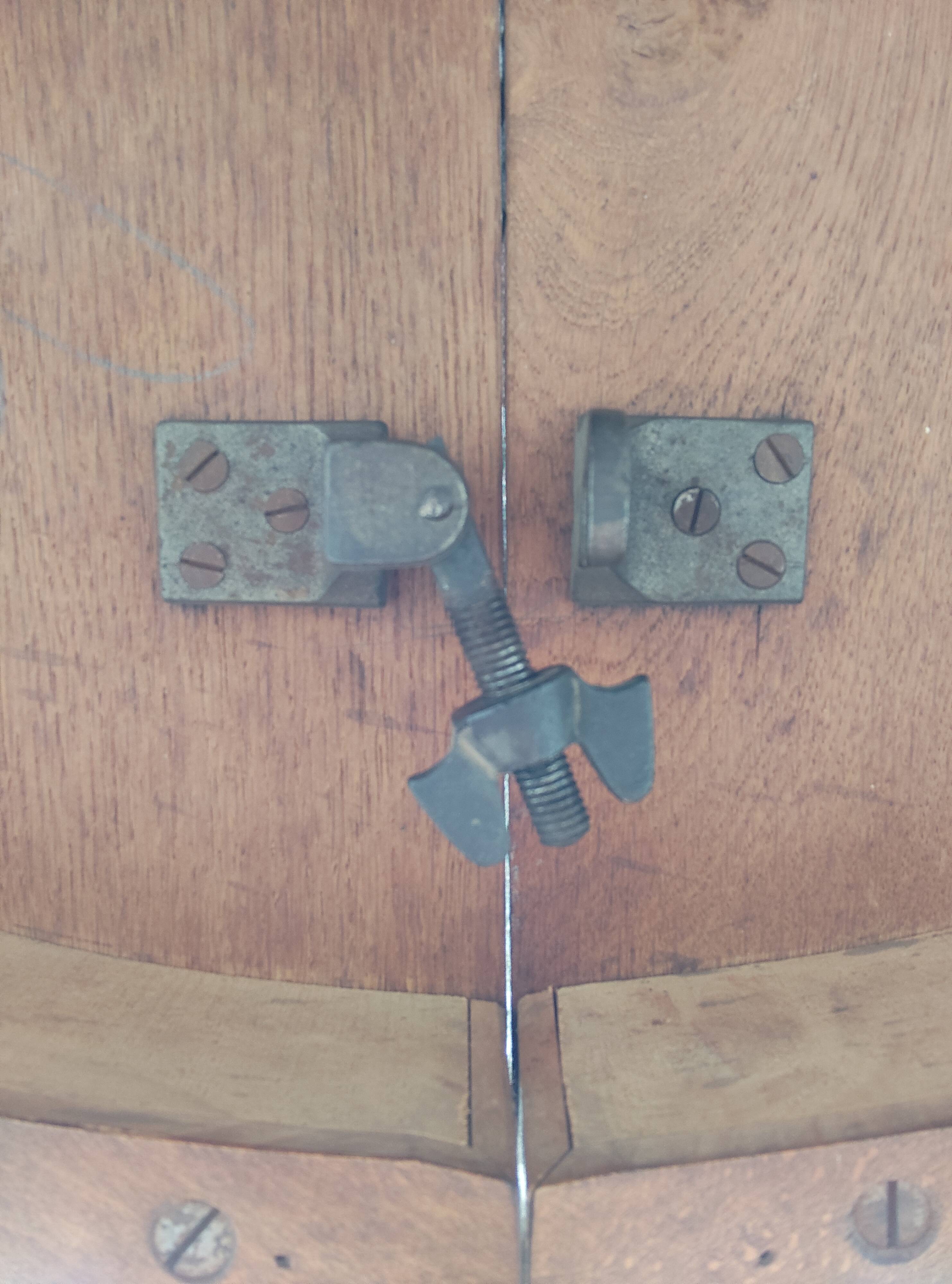 French table in extendable solid oak