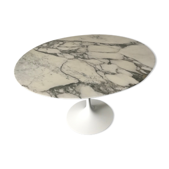 Tulip table by Eero Saarinen, Knoll edition