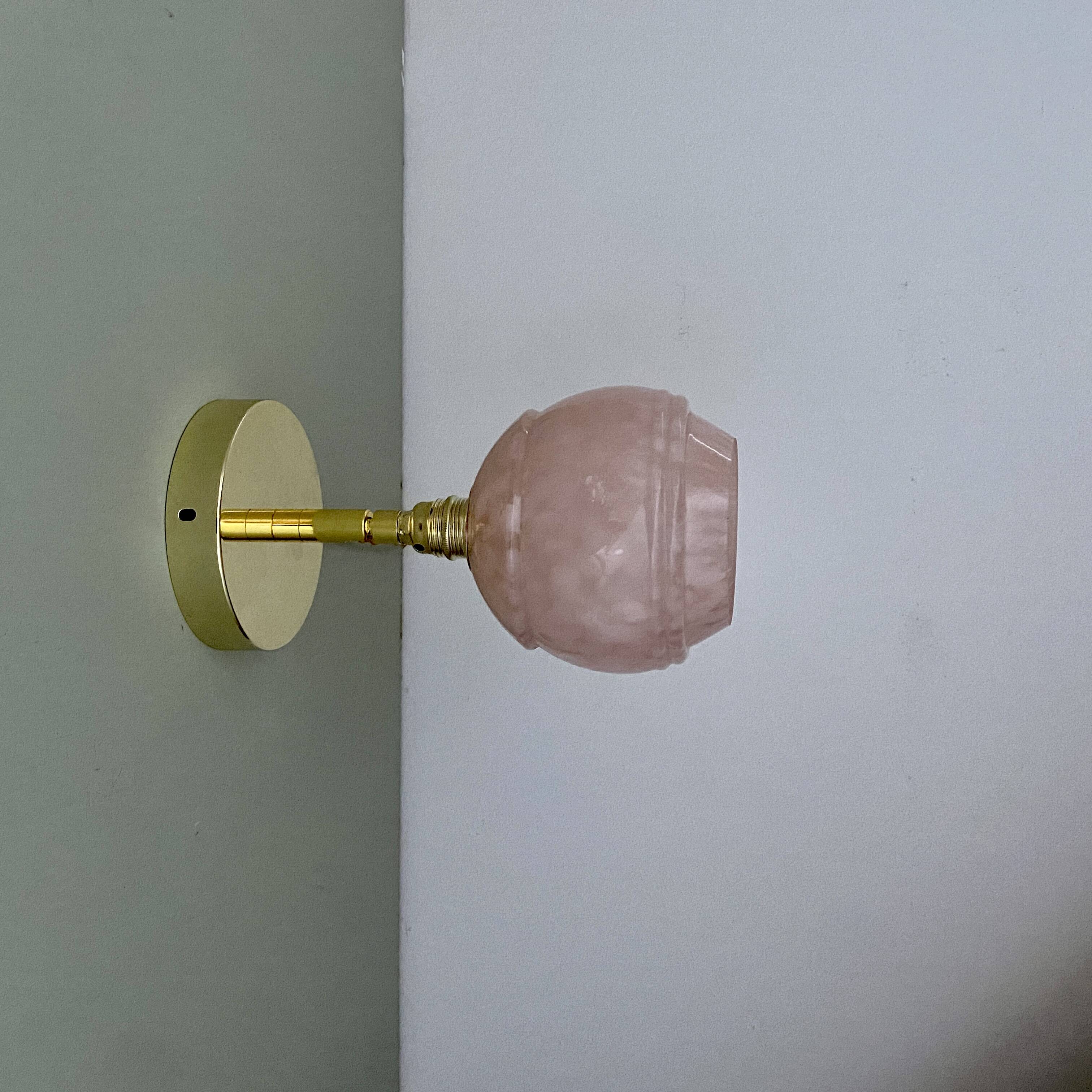 Vinatge tulip wall light in pink CLichy glass