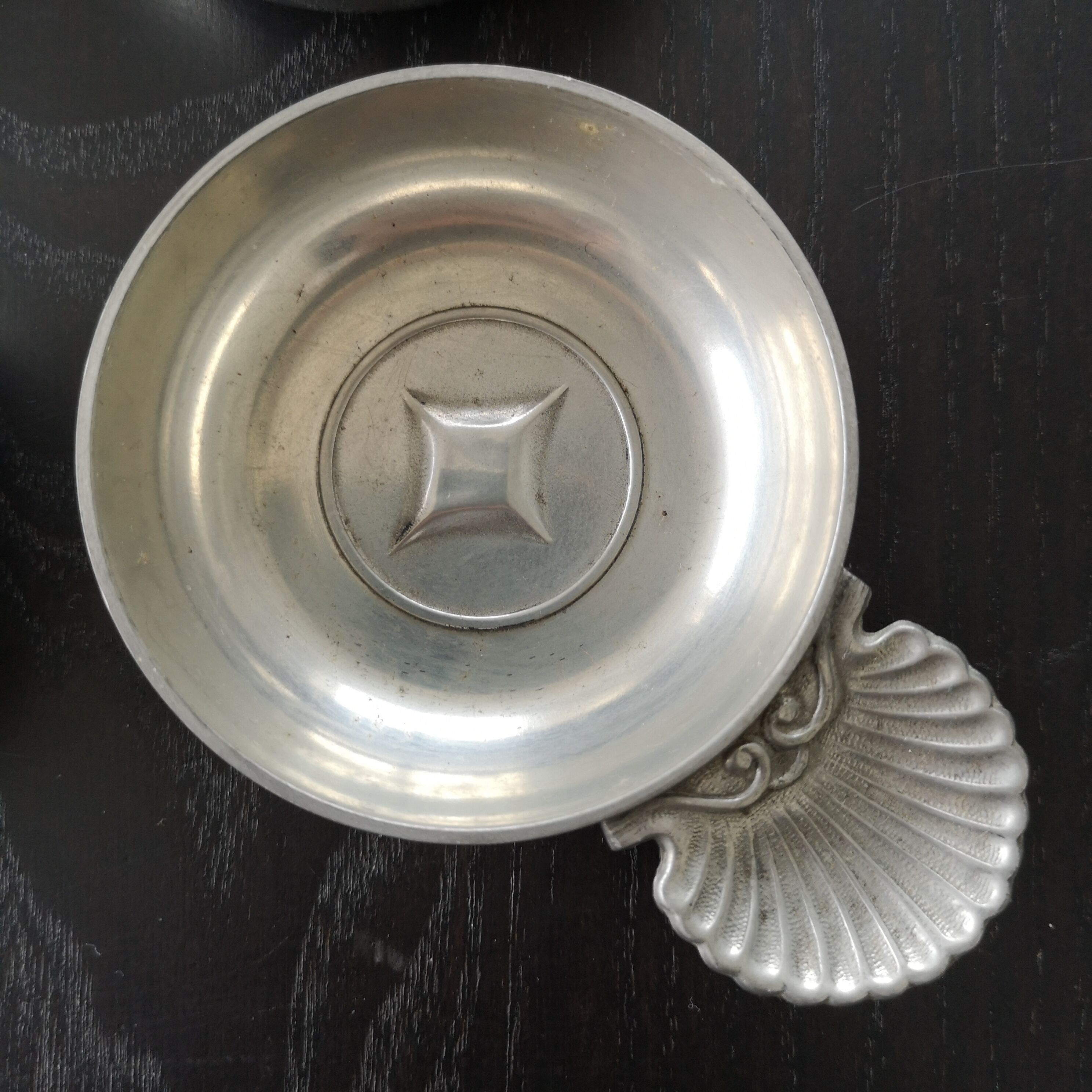 4 small ashtrays heart tile reflection pique