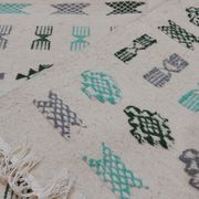 Traditional handmade white carpet 190x145cm