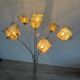 Lampe de sol unique par Massive avec 7 roses.
