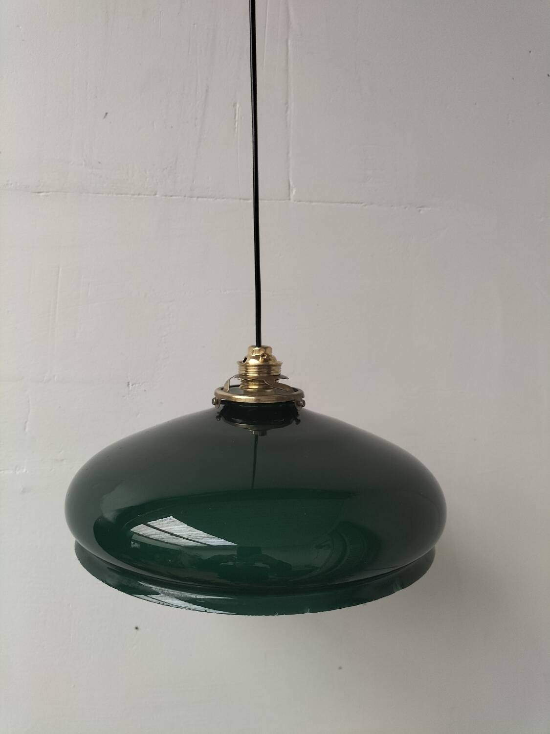 Suspension in green opaline
