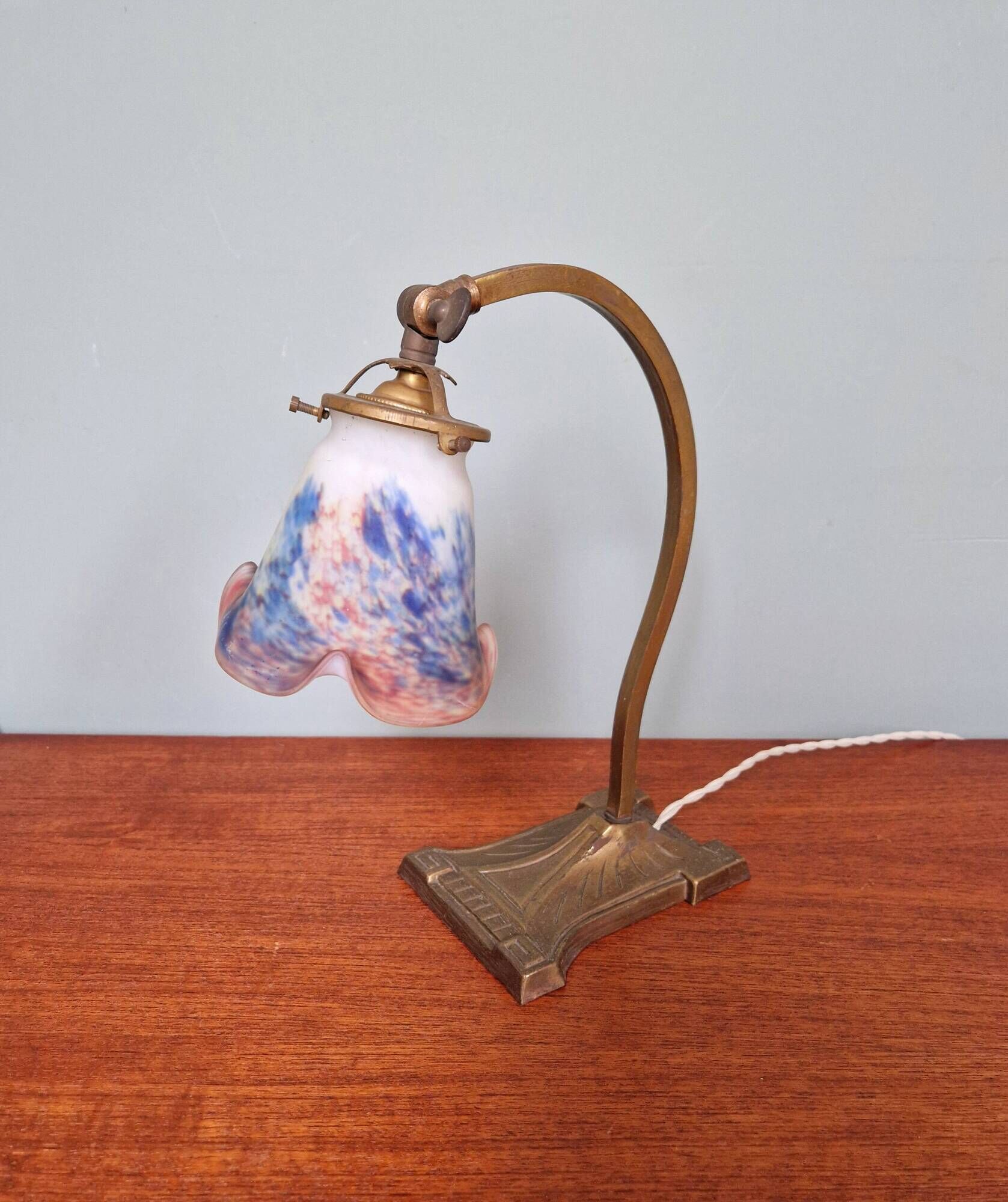 Art Deco desk lamp, signed Le verre Français, 1920s-30s