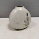 Vase conçue par Johannes Hansen (JH) pour Knabstrup, Danemark, dans les années 1960.