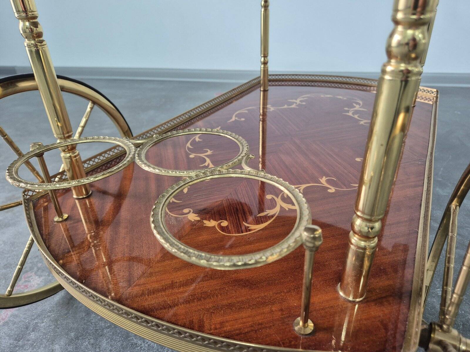 1970s drinks bar cart with side flaps in marquetry