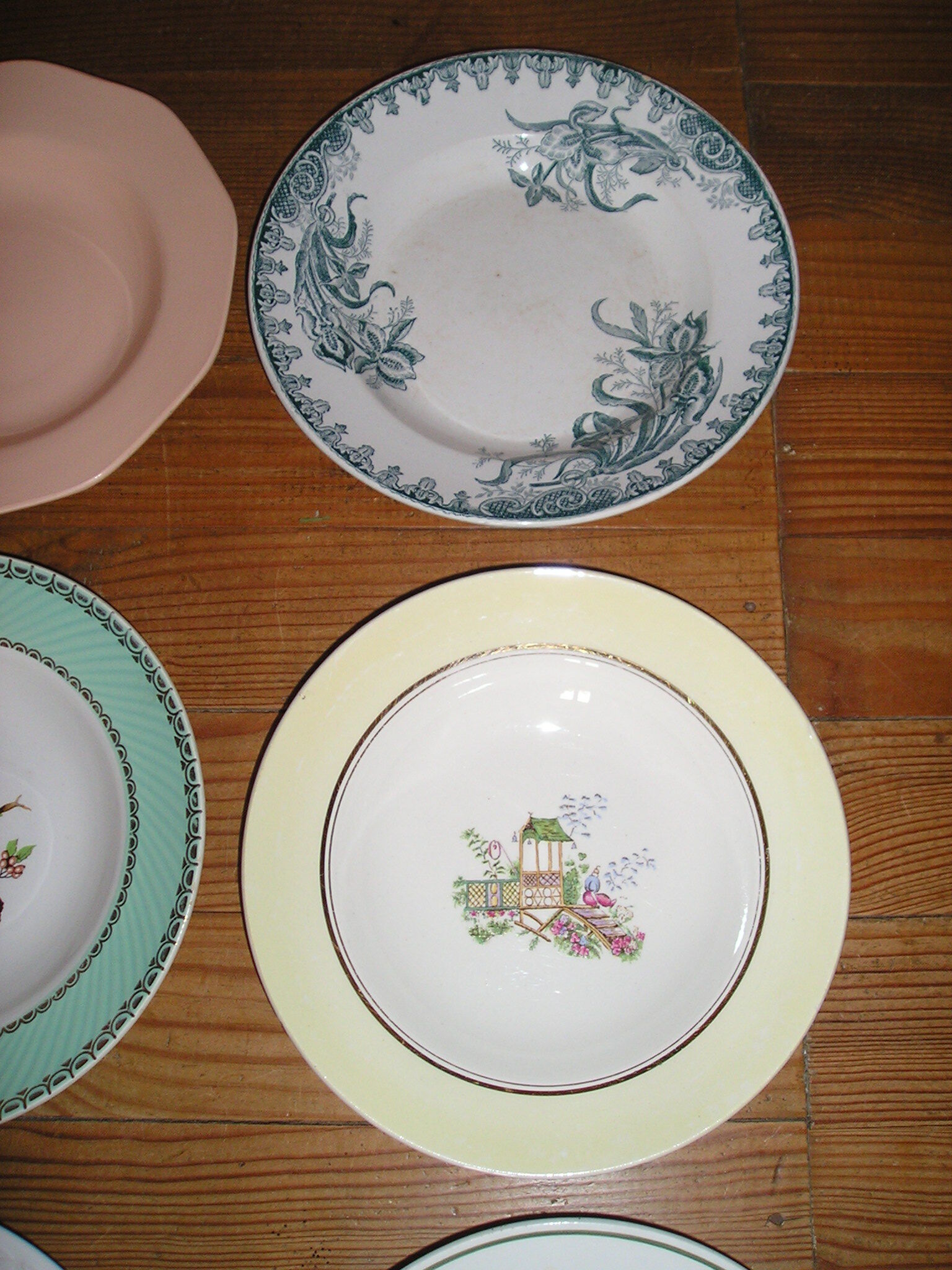 Set of 12 different hollow plates