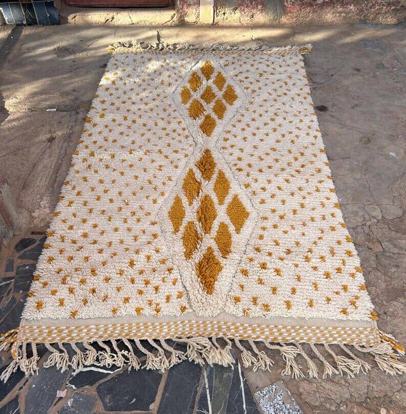 Handmade Beni Ouraine rug, size 200 x 300 cm