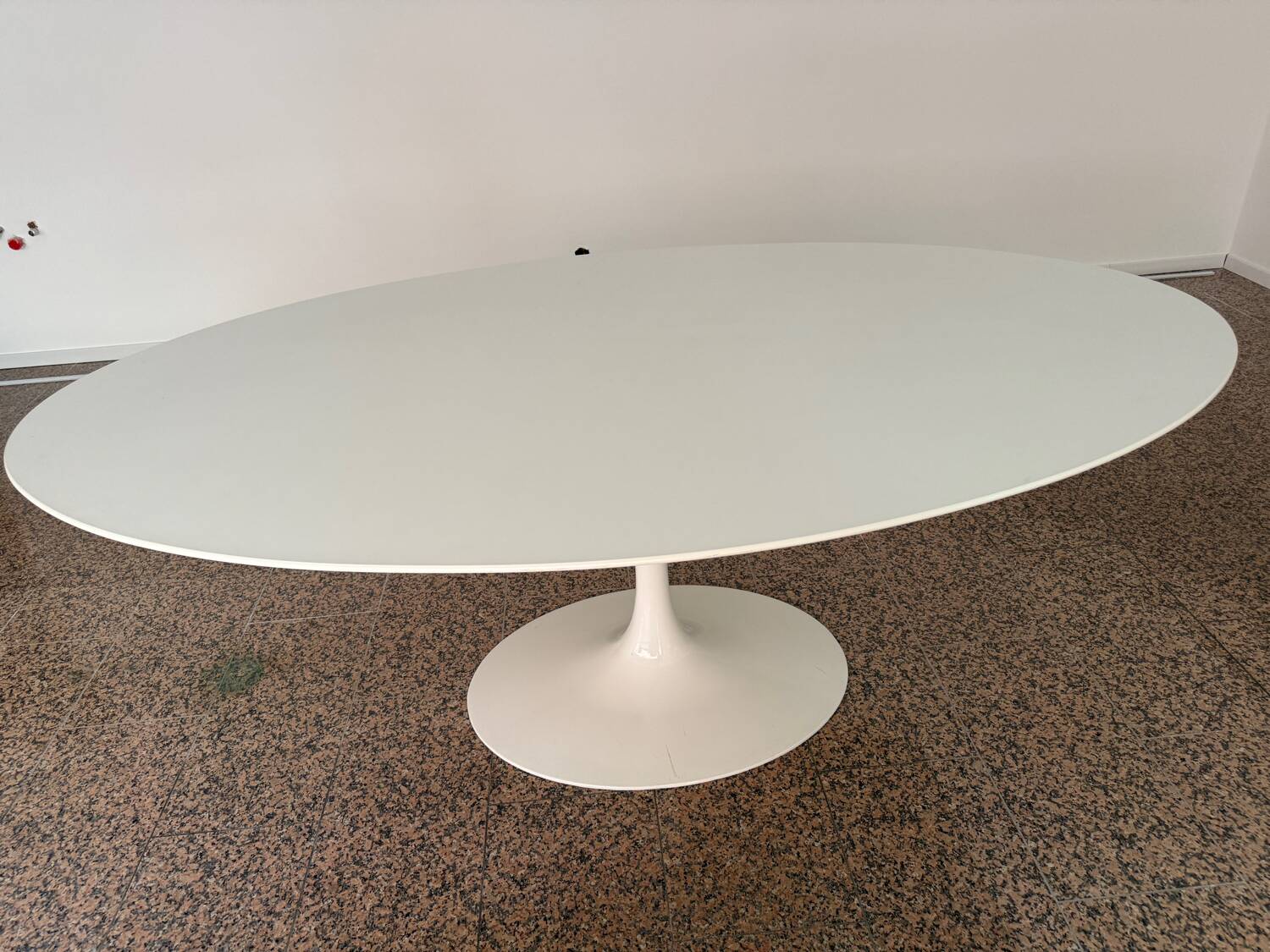 Saarinen table oval top Knoll