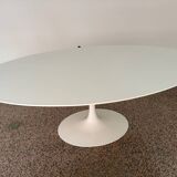 Saarinen table oval top Knoll