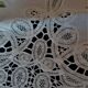 Linge de table nappe ronde huit serviettes dentelle de Luxeuil lin