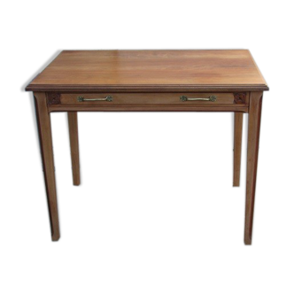 Writing table