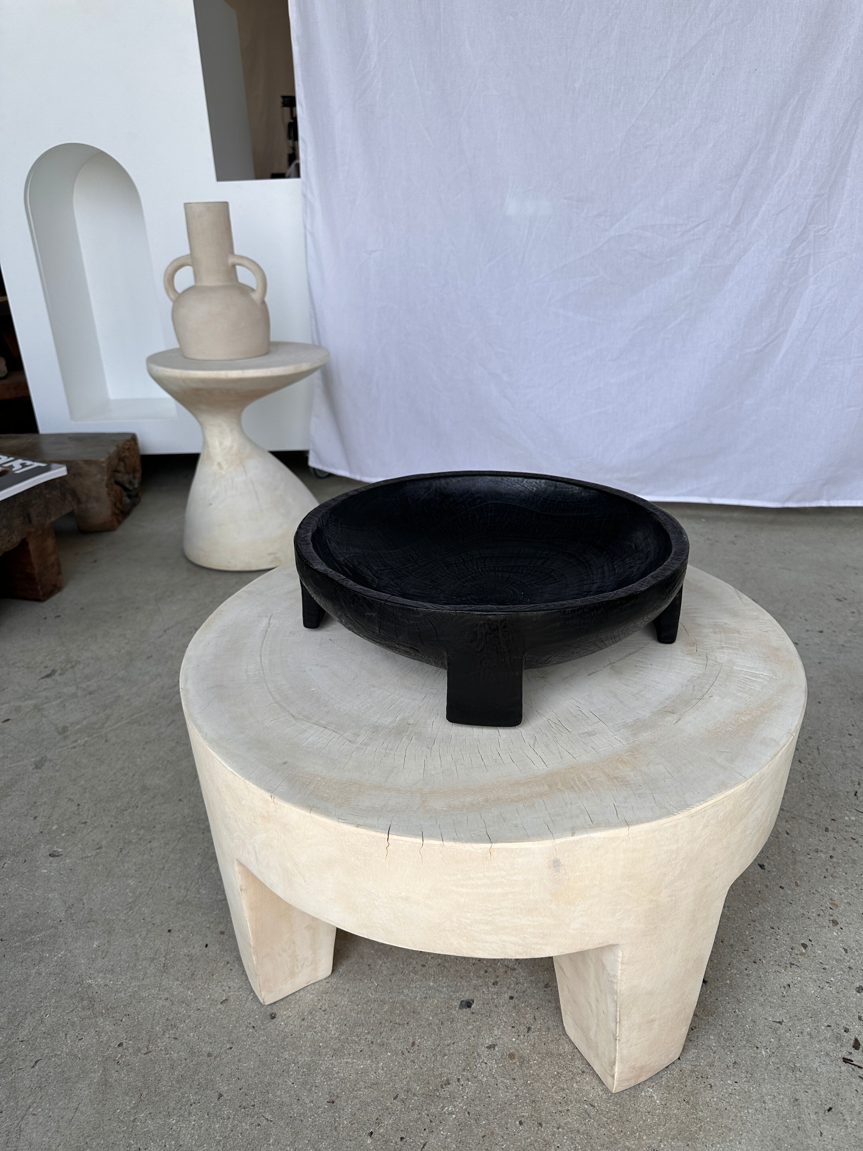 Cut in monoxyl mango wood