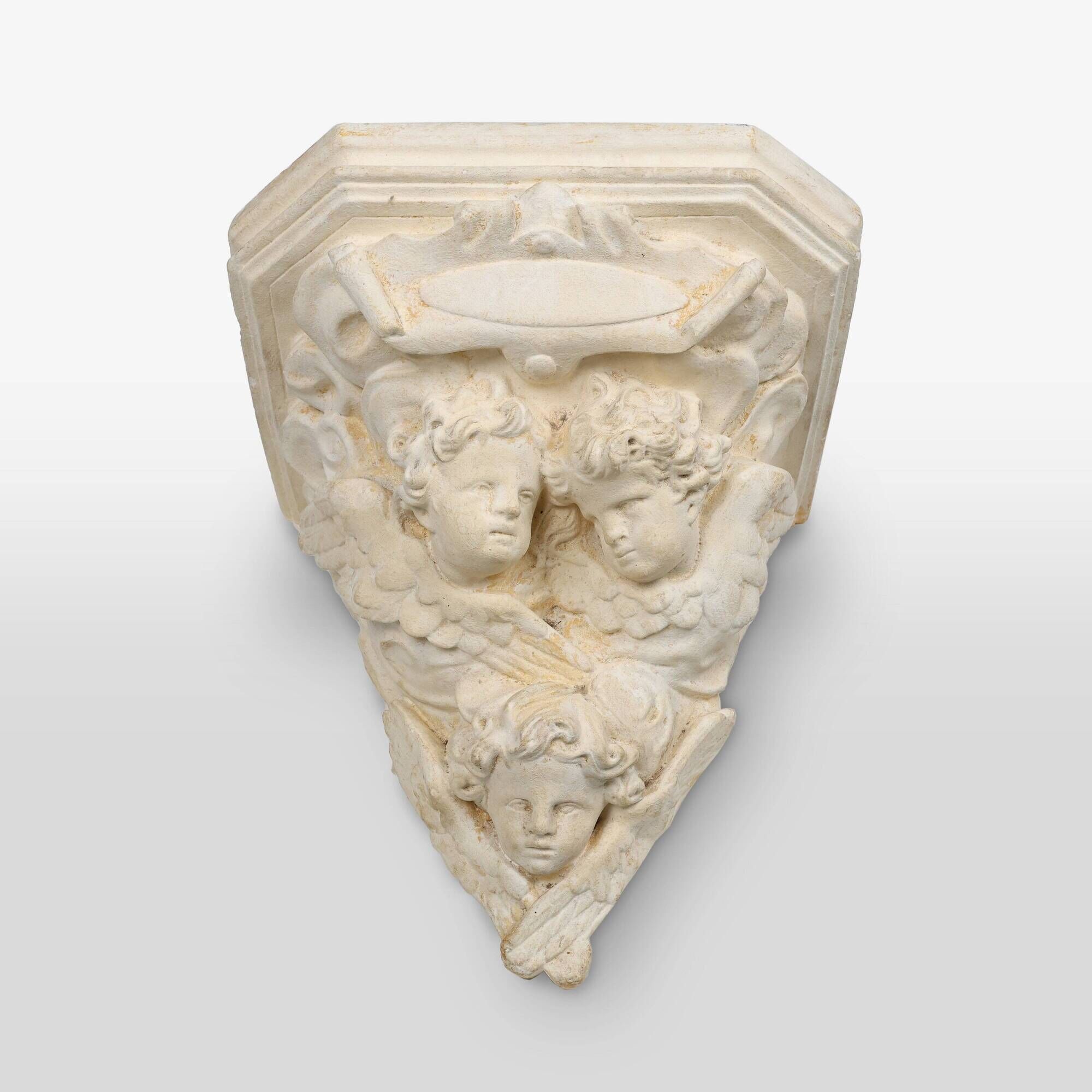 Console murale en plâtre antique avec 3 chérubins, France années 1900