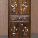 19th-century Chinese cabinet inlaid with mother-of-pearl