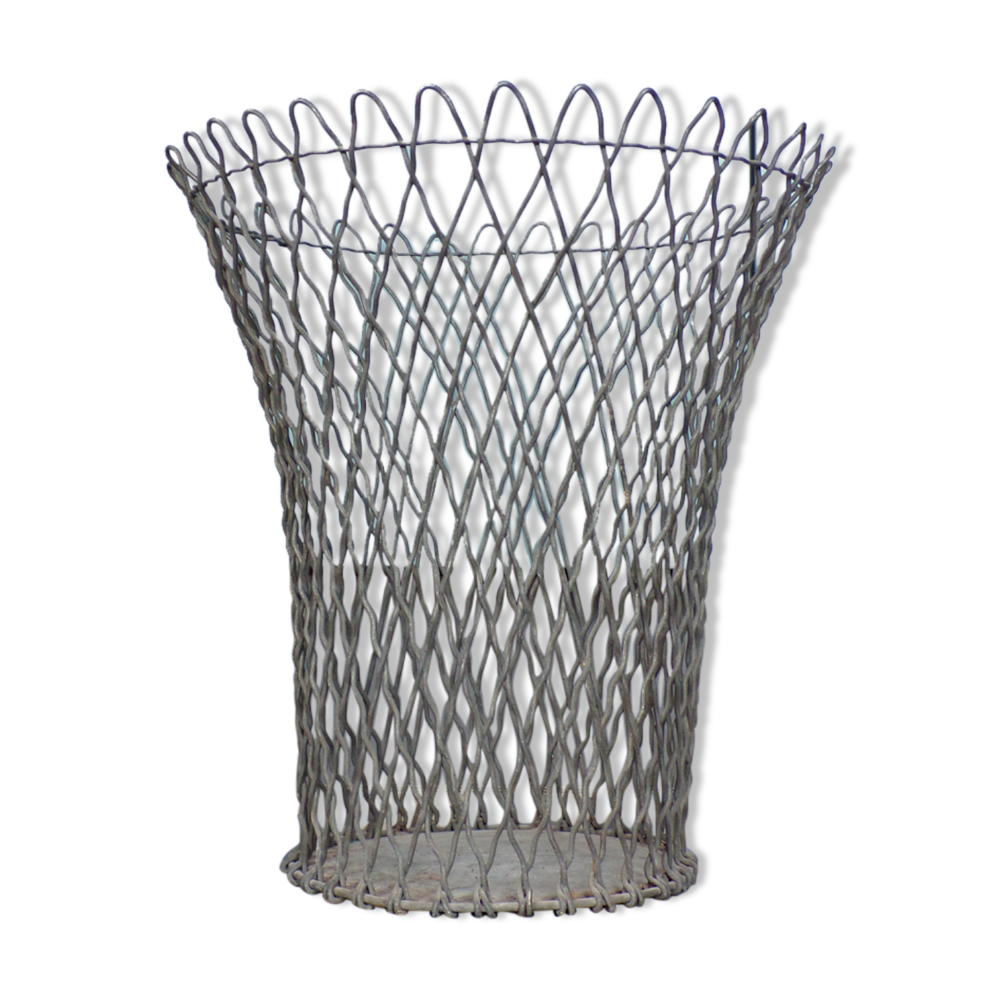Old mesh paper basket