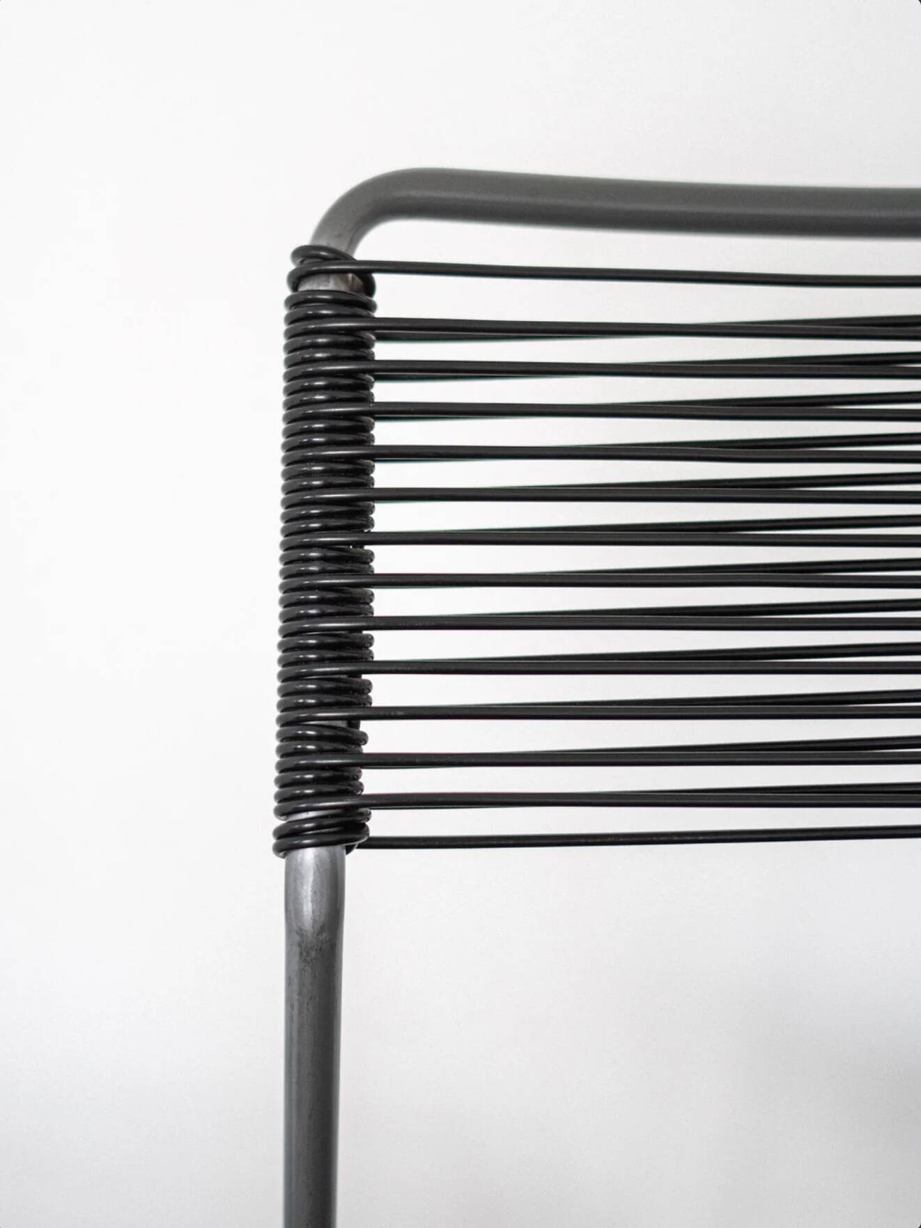 Ensemble de 4 chaises en scoubidou noir
