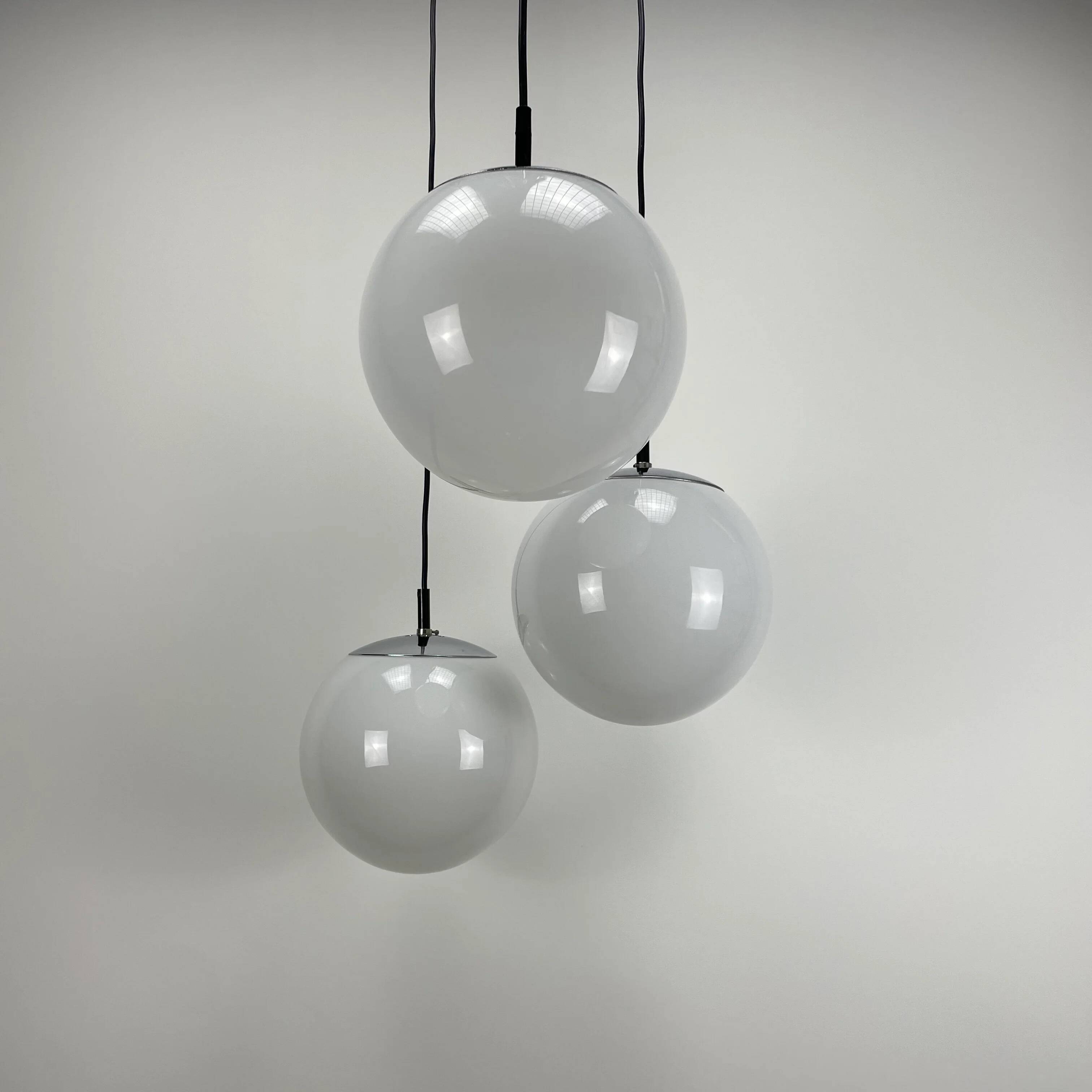 Suspension globe cascade MIST by RAAK Amsterdam 'Morning Mist', pendant lamp, 1970