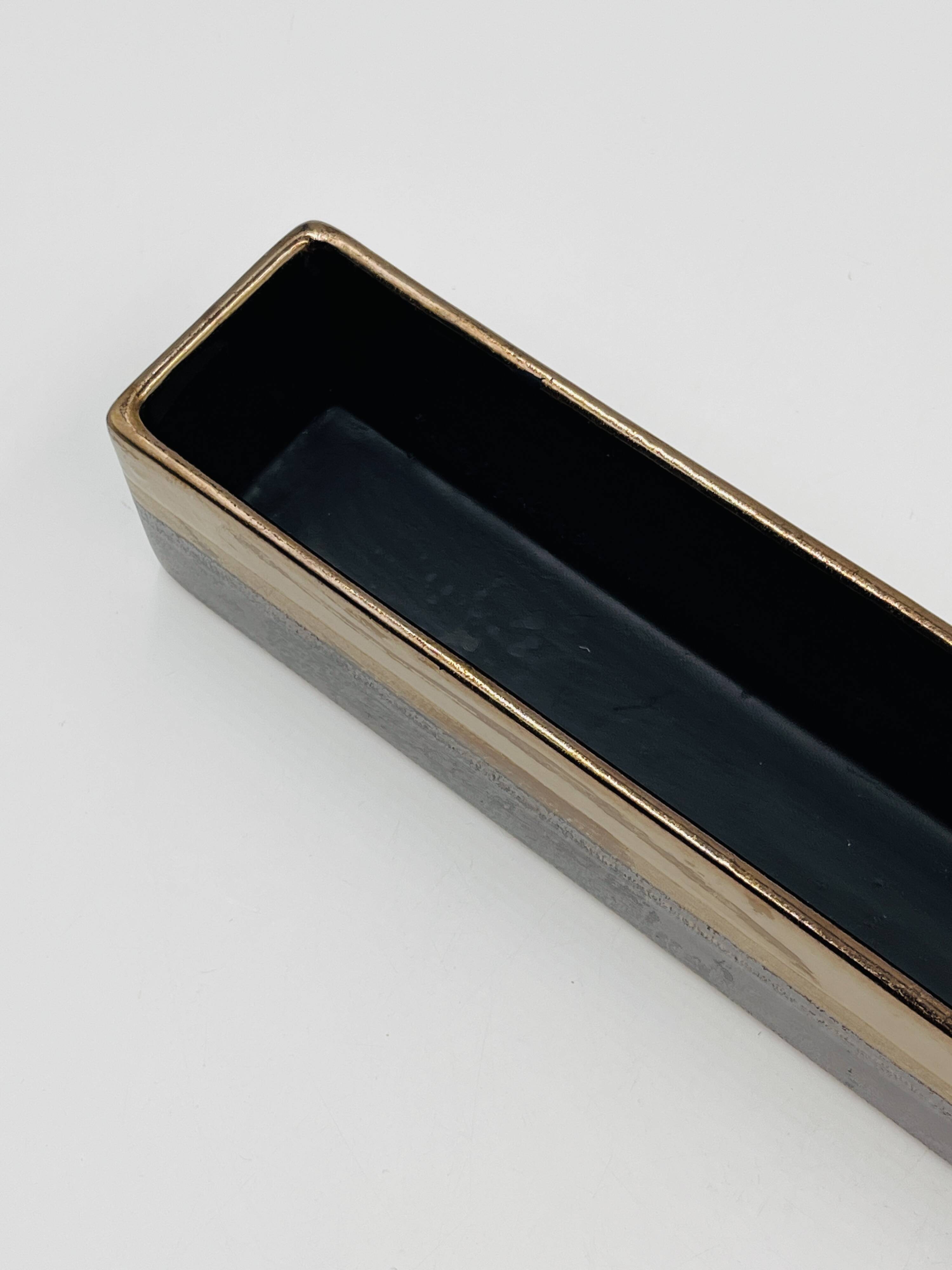 Rectangular plant pot