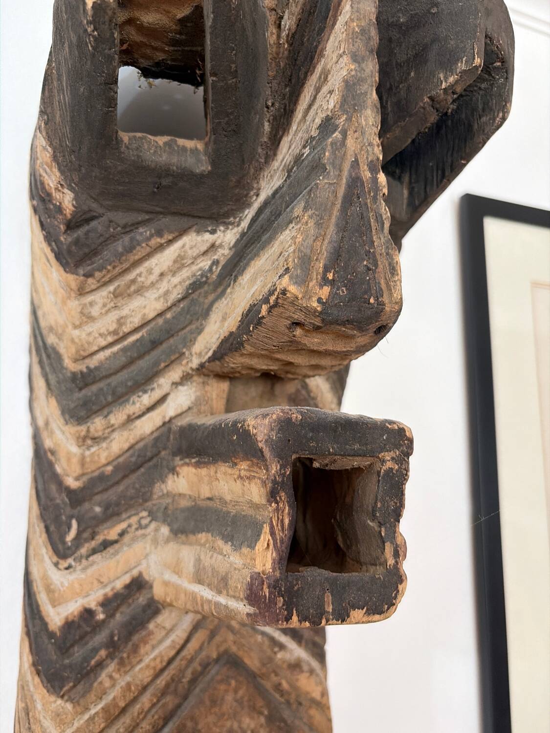 African decorative object wooden mask