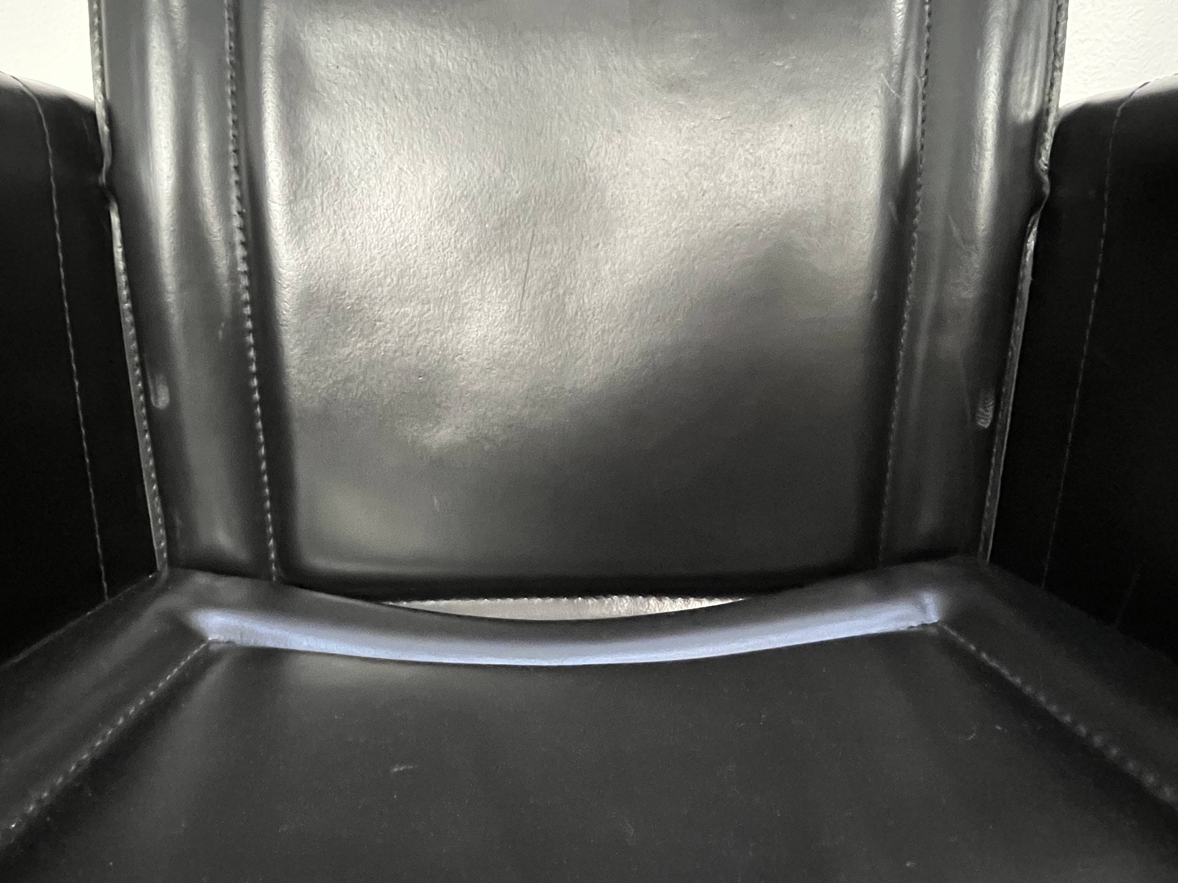 8 style Korium leather chairs in the style of Matteo Grassi