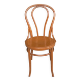 Round curved wood bistro chair