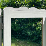 Grey wooden screen