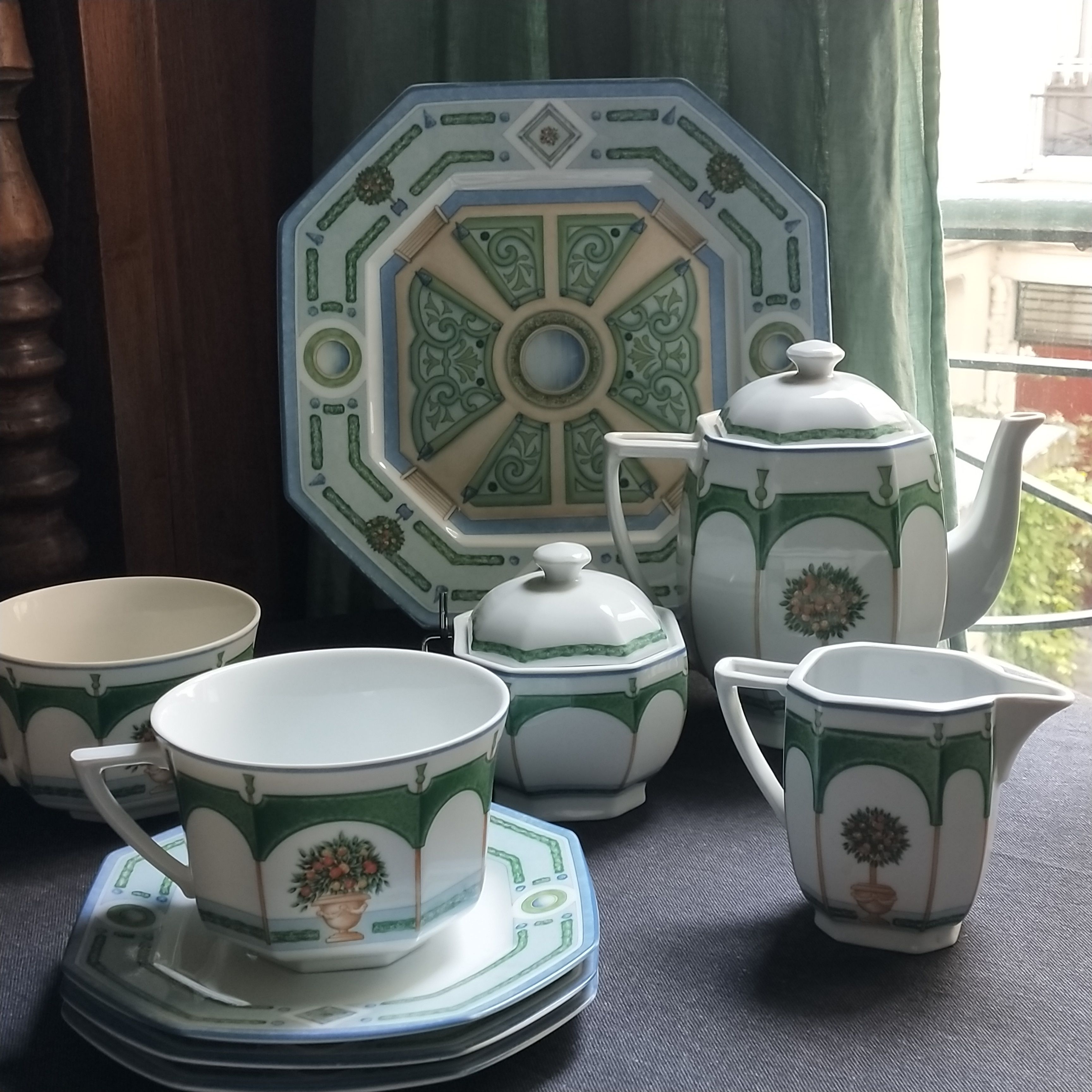 Philippe Deshoulieres's "Royal Garden" porcelain crockery set