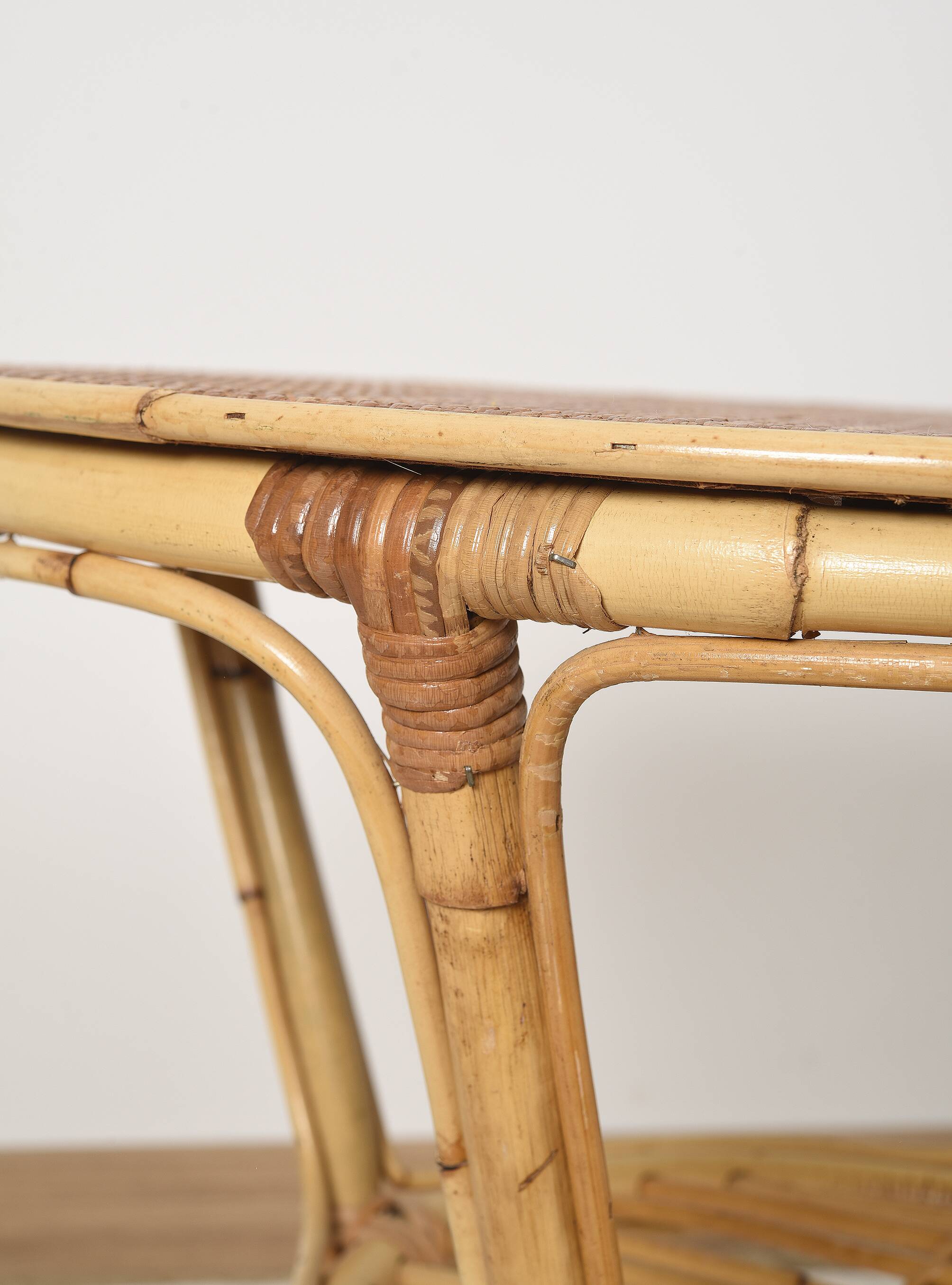 Old round rattan table, vintage from the 70s - 80s. Small table, or side table.