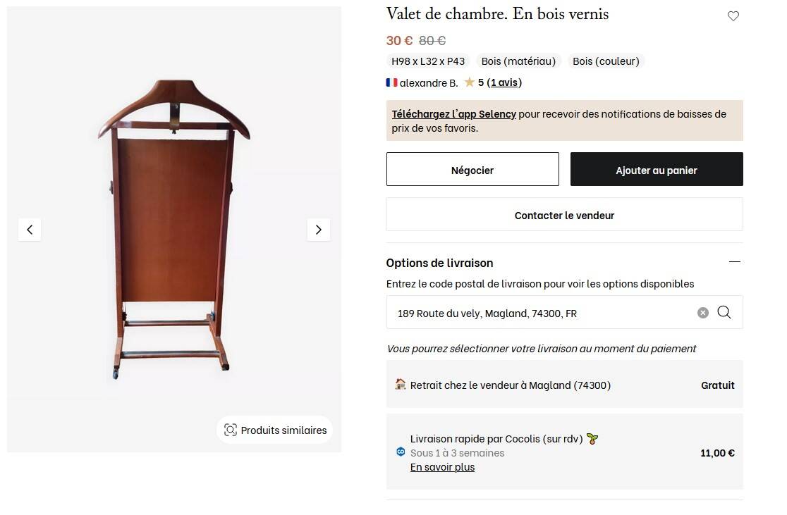 Valet. In varnished wood.