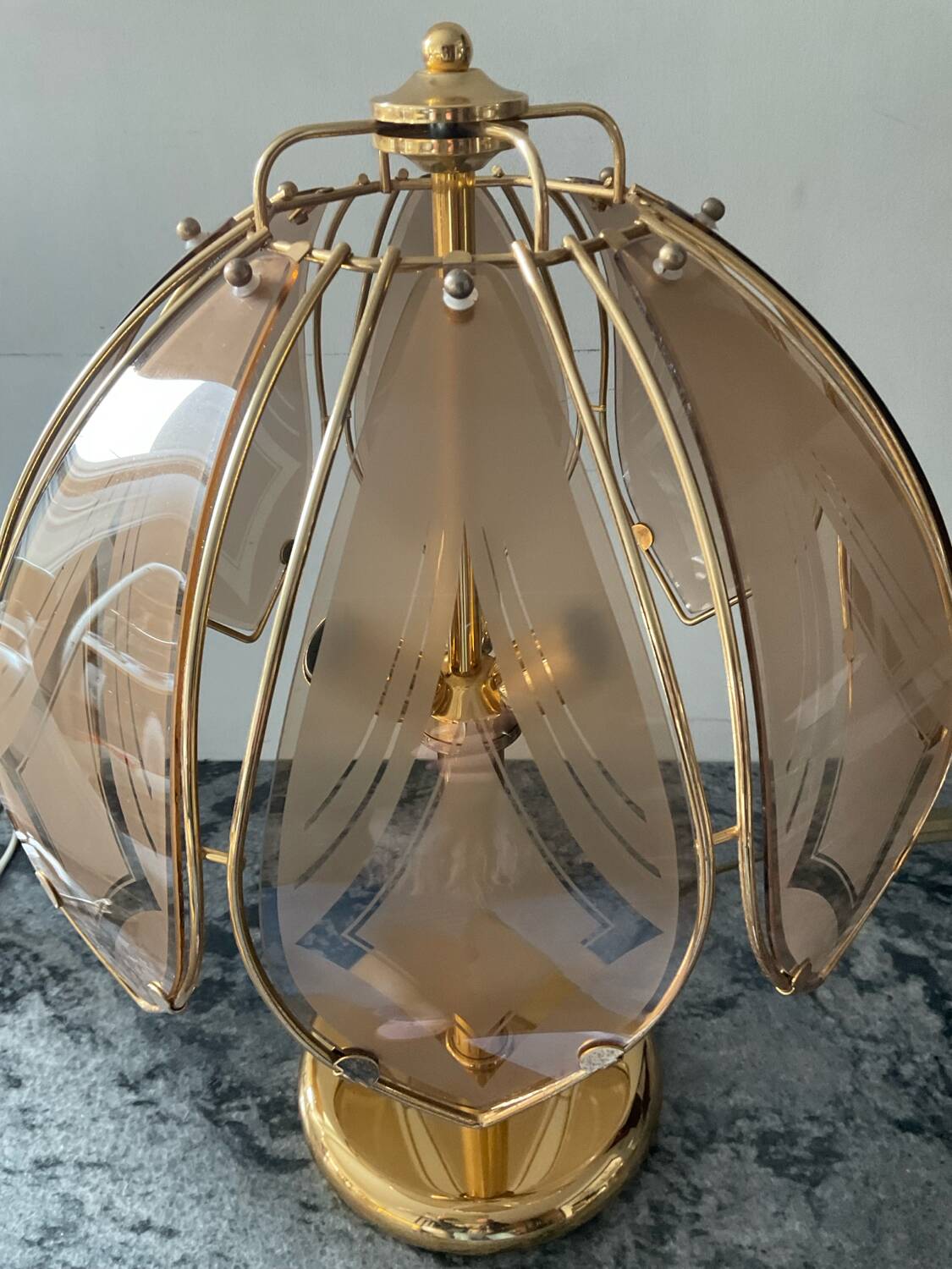 Lampe Lotus en laiton et verre des années 70