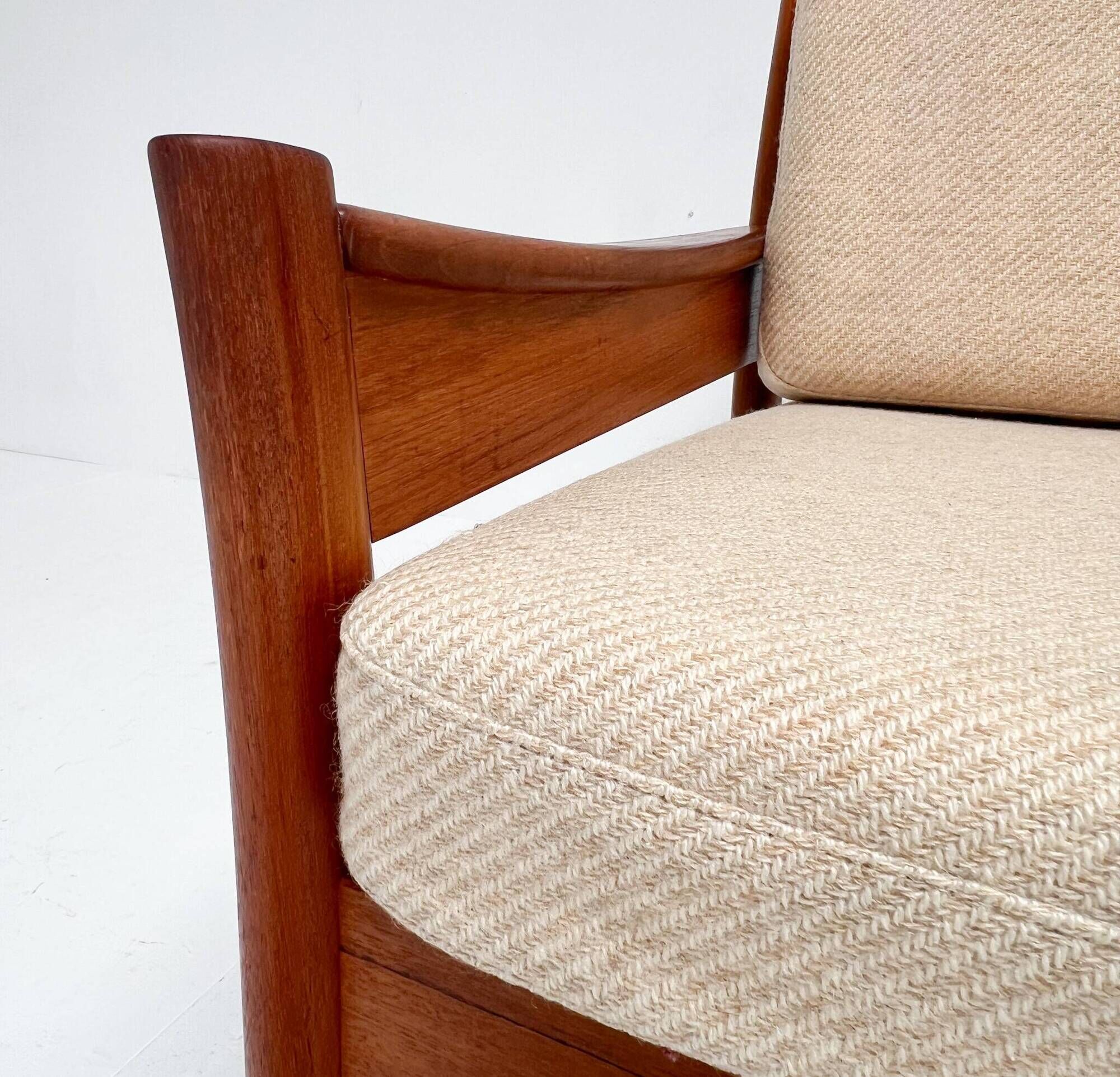 Set of men's and women's armchairs by Dyrlund (2 chairs), 1960s