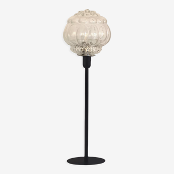 Lampe à poser vintage avec un globe en verre bullé