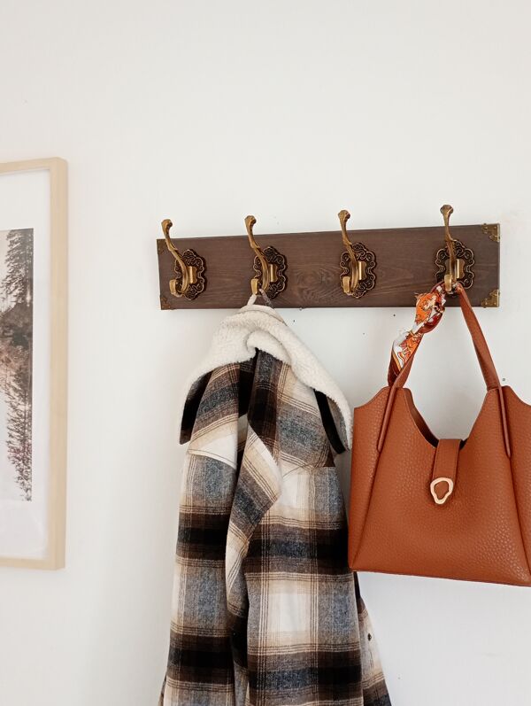 Porte-manteau mural 4 patères de style vintage en bois teinté et métal doré