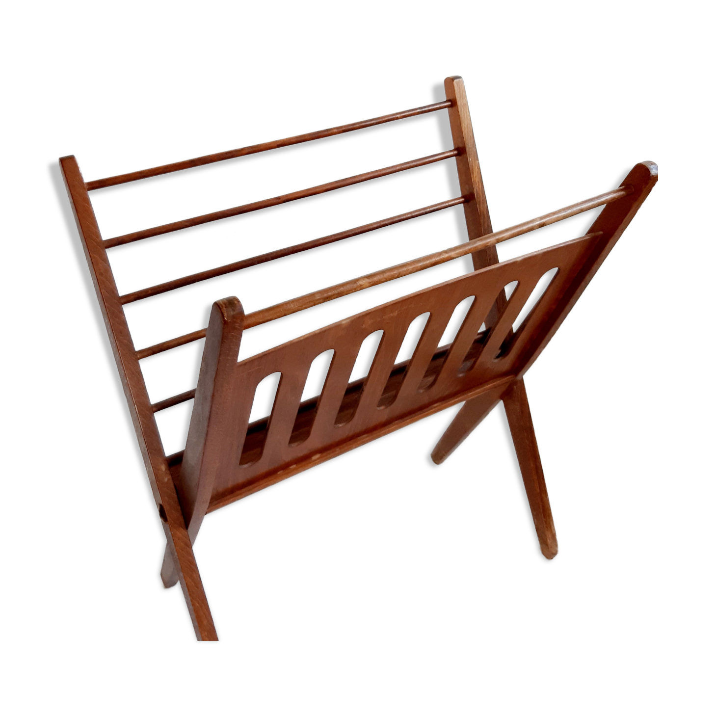 Scandinavian magazine holder