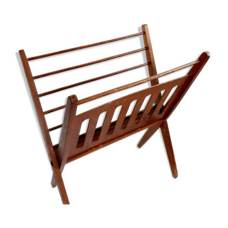 Scandinavian magazine holder