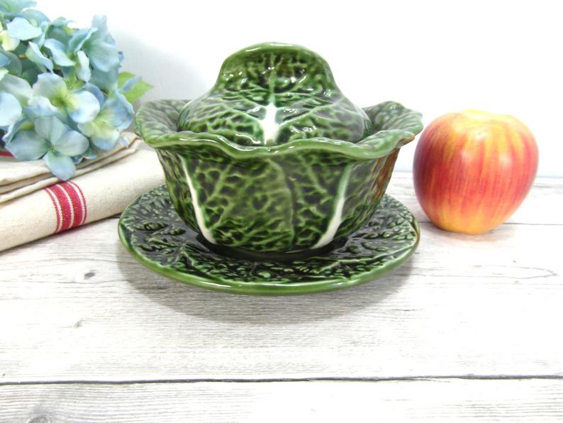 Bowl and plate in the shape of cabbage leaf, made in Portugal