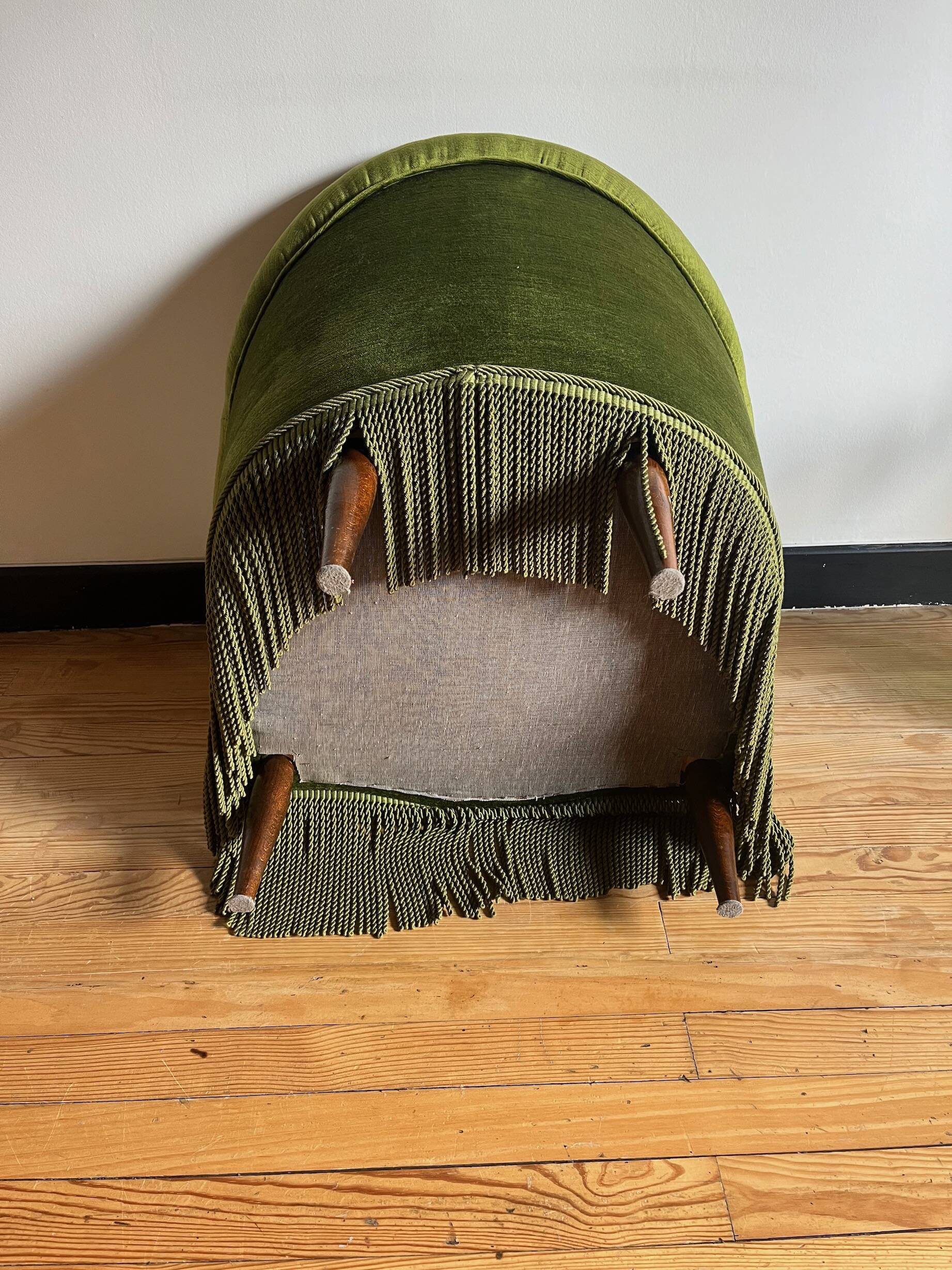 Hector toad armchair