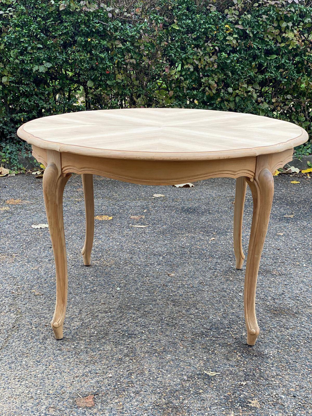Louis XV style oval extendable round table renovated in raw wood