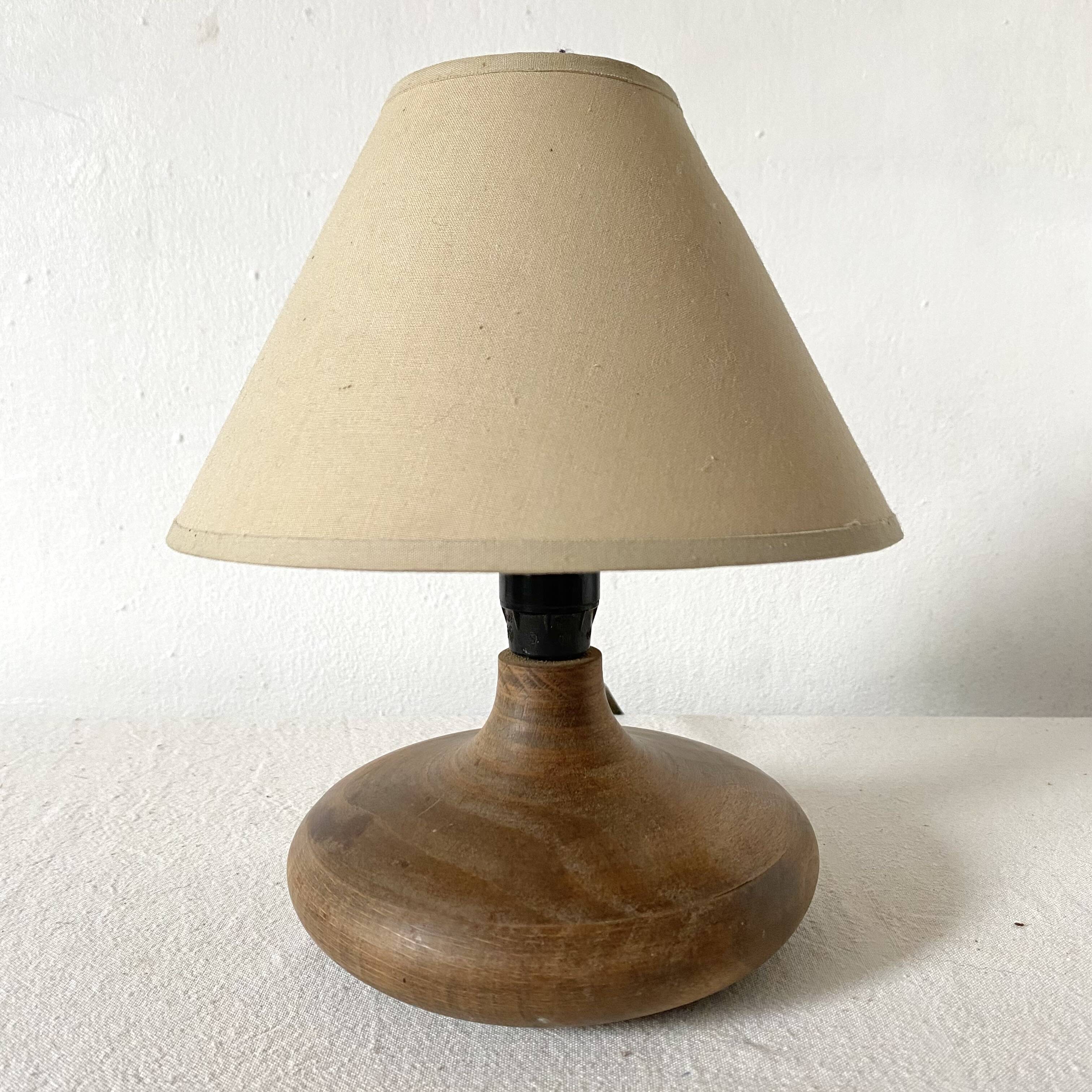 Lampe vintage en bois