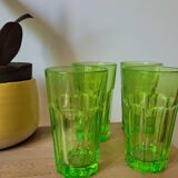 Quatre verres à citronnade vert fluo
