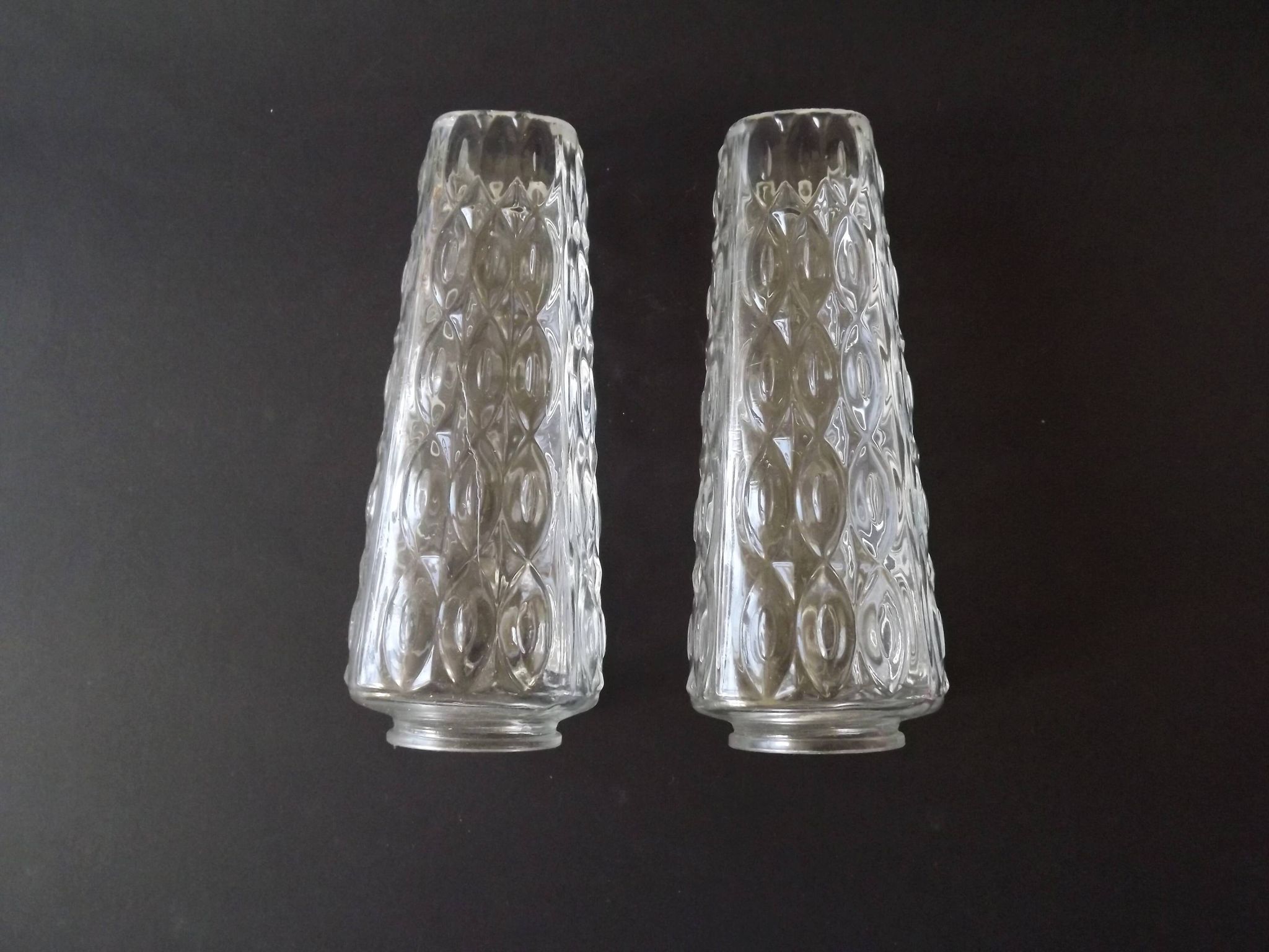 Paire d'abat-jours en verre taillé vintage rétro pour lustres/appliques murales.
