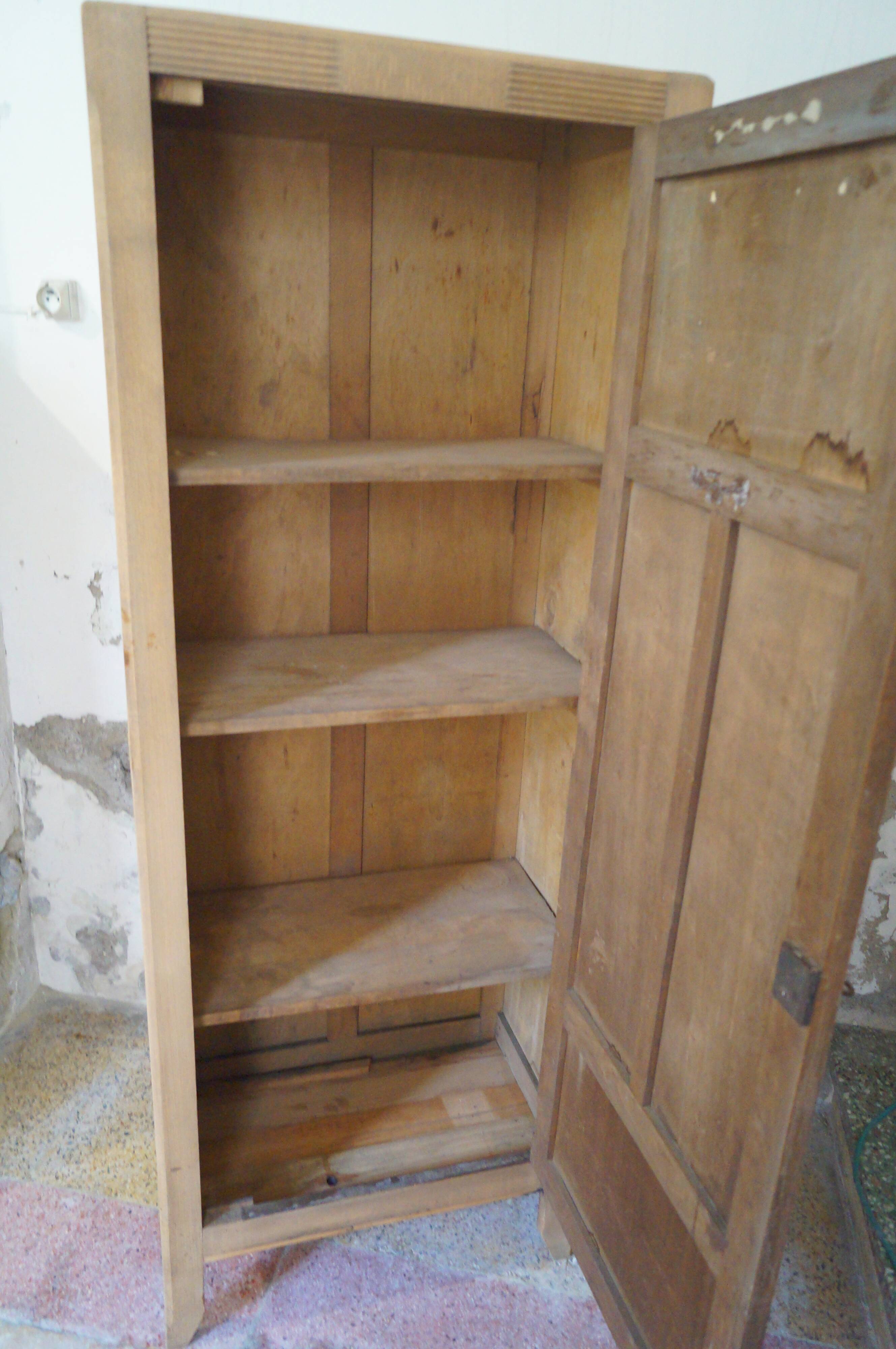 Armoire parisienne en bois brut 1940