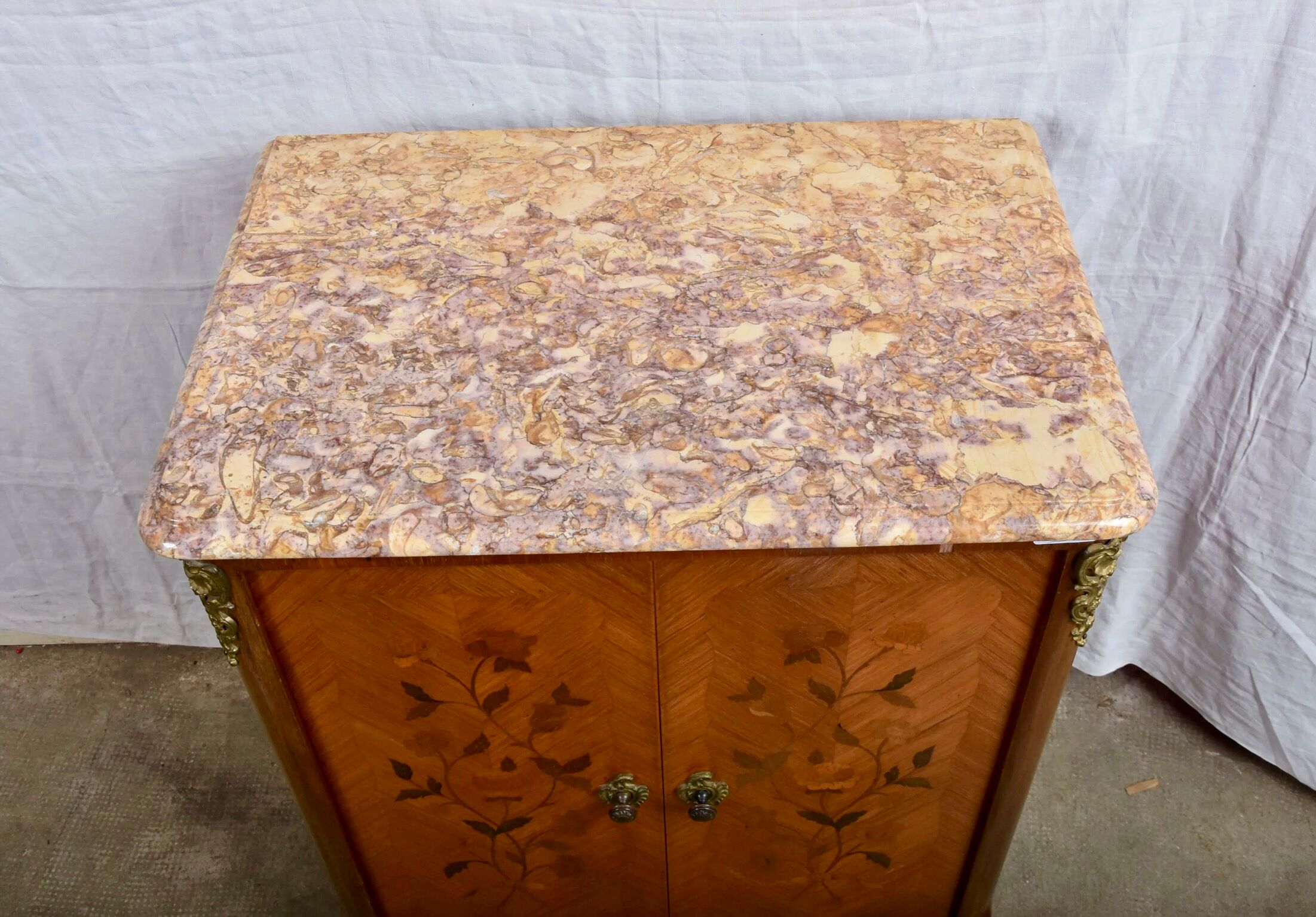 Buffet style Louis XV