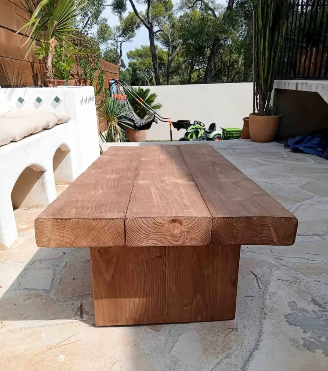 Table basse en bois massif – style brutaliste / wabi-sabi – fait main